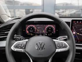 Volkswagen Passat thumbnail 38