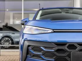 Volkswagen T-Roc thumbnail 11