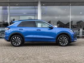 Volkswagen T-Roc thumbnail 3