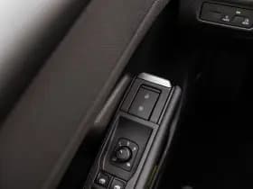 Volkswagen T-Roc thumbnail 39