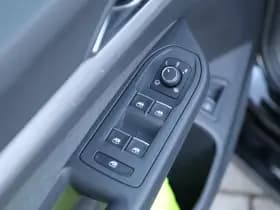 Volkswagen Golf thumbnail 34