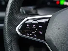 Volkswagen Golf thumbnail 27