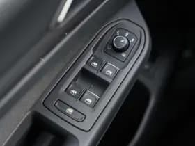 Volkswagen Golf thumbnail 38