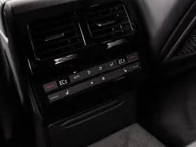 Volkswagen Touareg thumbnail 52