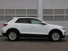 Volkswagen T-Roc thumbnail 2