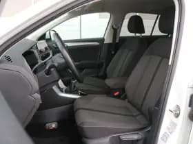 Volkswagen T-Roc thumbnail 4
