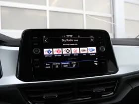Volkswagen T-Roc thumbnail 34