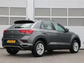 Volkswagen T-Roc thumbnail 3