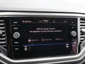 Volkswagen T-Roc thumbnail 23