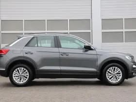 Volkswagen T-Roc thumbnail 4