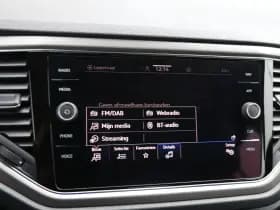 Volkswagen T-Roc thumbnail 31