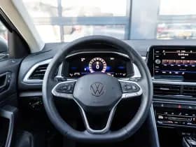 Volkswagen T-Roc thumbnail 18
