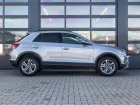 Volkswagen T-Roc thumbnail 3