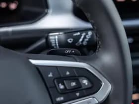 Volkswagen T-Roc thumbnail 35
