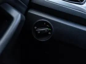 Volkswagen T-Roc thumbnail 36