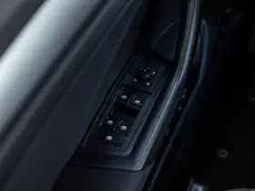 Volkswagen T-Roc thumbnail 37