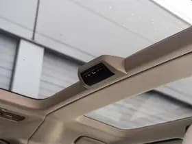 Volkswagen Multivan thumbnail 24
