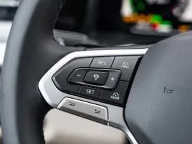 Volkswagen Multivan thumbnail 36