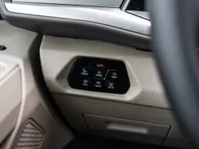 Volkswagen Multivan thumbnail 39