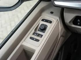 Volkswagen Multivan thumbnail 40