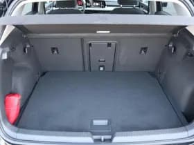 Volkswagen Golf thumbnail 17