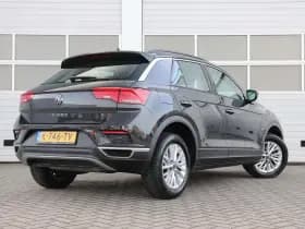 Volkswagen T-Roc thumbnail 2