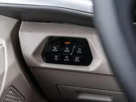 Volkswagen Multivan thumbnail 32