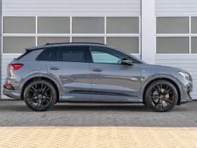 Audi Q4 e-tron thumbnail 3