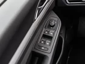 Volkswagen Golf thumbnail 34