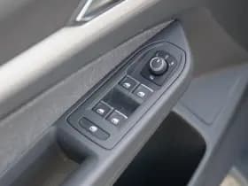 Volkswagen Golf thumbnail 28