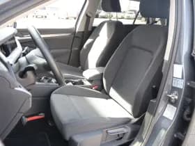 Volkswagen Golf thumbnail 4