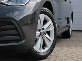 Volkswagen Golf thumbnail 36