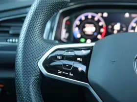 Volkswagen T-Roc thumbnail 25