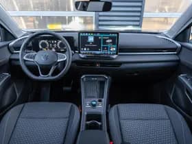 Volkswagen T-Roc thumbnail 5
