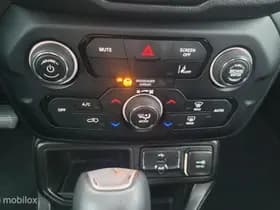 Jeep Renegade thumbnail 14