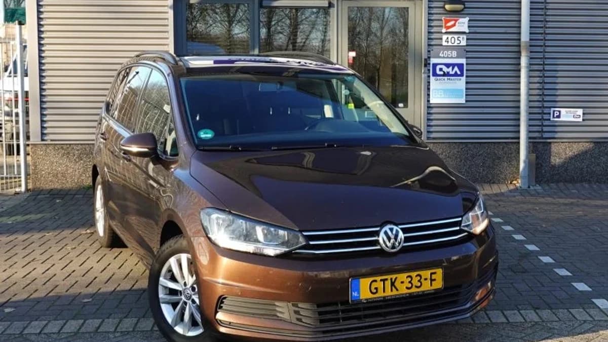 Volkswagen Touran — foto 1