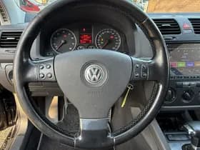 Volkswagen Golf thumbnail 13