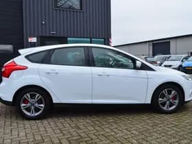 Ford Focus thumbnail 12