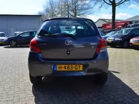 Toyota Yaris thumbnail 11