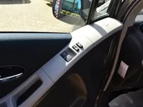 Toyota Yaris thumbnail 18