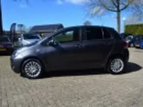 Toyota Yaris thumbnail 25