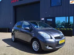 Toyota Yaris thumbnail 8