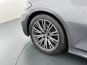 BMW 3 Serie Touring 320i thumbnail 13