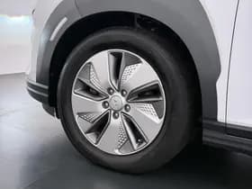 Hyundai KONA EV Premium 64 kWh thumbnail 12