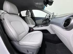 Hyundai KONA EV Premium 64 kWh thumbnail 44