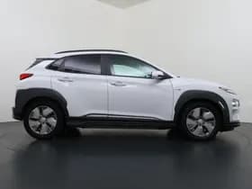 Hyundai KONA EV Premium 64 kWh thumbnail 9