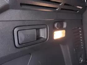 Peugeot 3008 1.6 HYbrid4 300 GT thumbnail 14