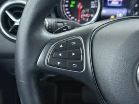 Mercedes-Benz GLA 180 Premium Plus thumbnail 31