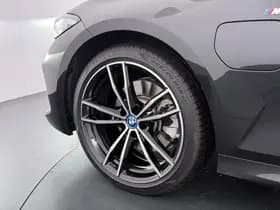 BMW 3 Serie Touring 320e thumbnail 16