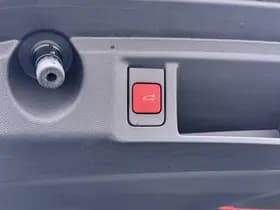 Peugeot 308 1.6 SW Plug-in Hybrid 225 GT thumbnail 12